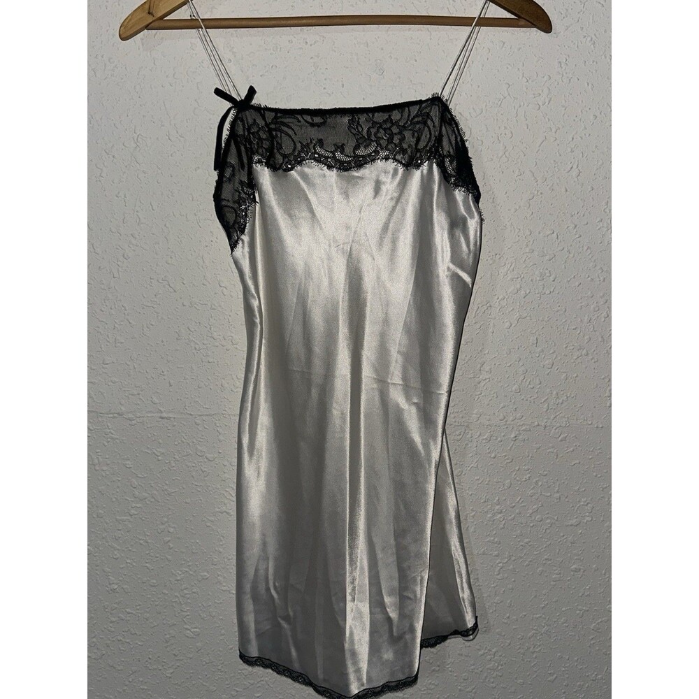 Victorias Secret Lingerie White Satin Slip Black Lace Trim Nightgown Sz Small